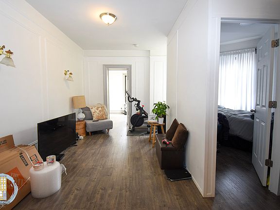 2nd image of 45 W 68th St #5BB