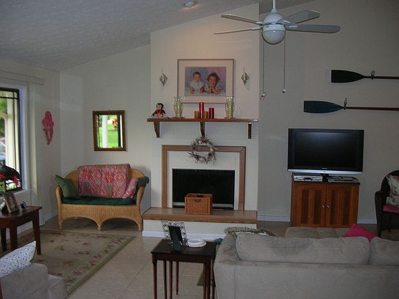 Open Living Area/ Fireplace