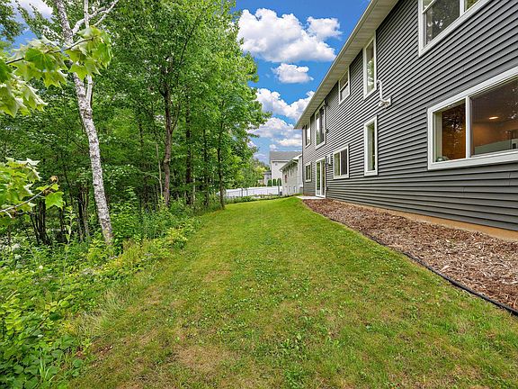 4th image of 271 Eagle Ridge Dr