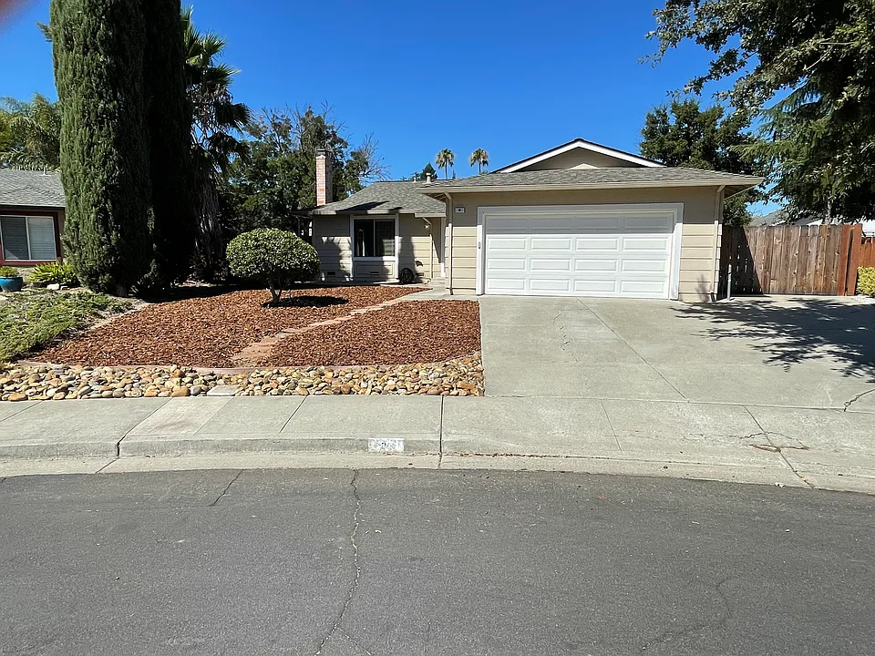 33 Briarwood Ct