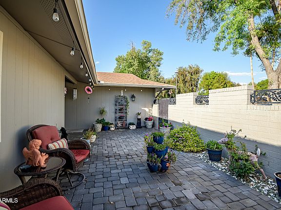 3rd image of 18414 N 104TH Avenue