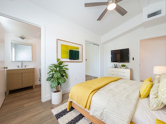 5th image of 2244 S Penmar Ave #0