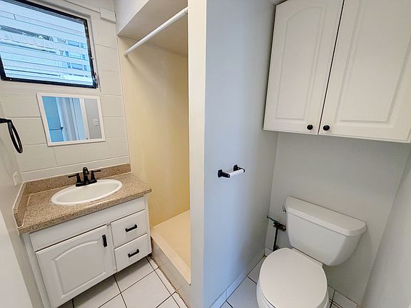 5th image of 2106 Fern St APT 102
