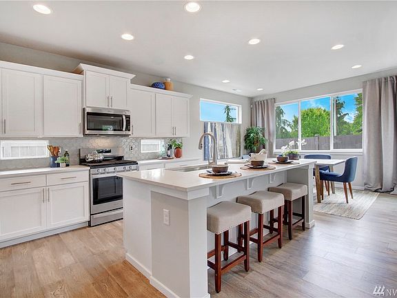 Photos of Evergreen View Estates Model Home, Plan 2353