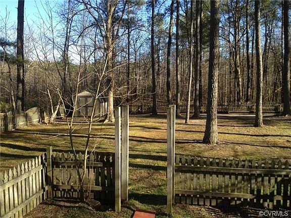 3rd image of 25407 Walkers Landing Ct