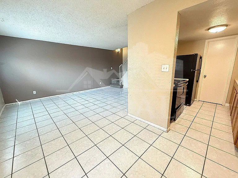 4514 E Riverside St — Photo 5