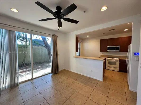 2851 W Prospect Rd Unit 507, Tamarac, FL 33309