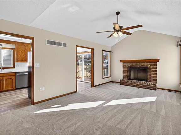 2nd image of 205 Dawn Ave
