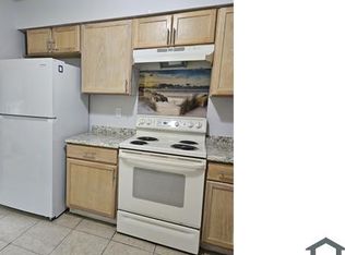 107 60th Avenue Dr E #B, Bradenton, FL 34203