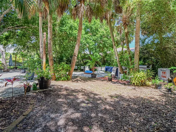 3890 1st Ln, Vero Beach, FL 32968