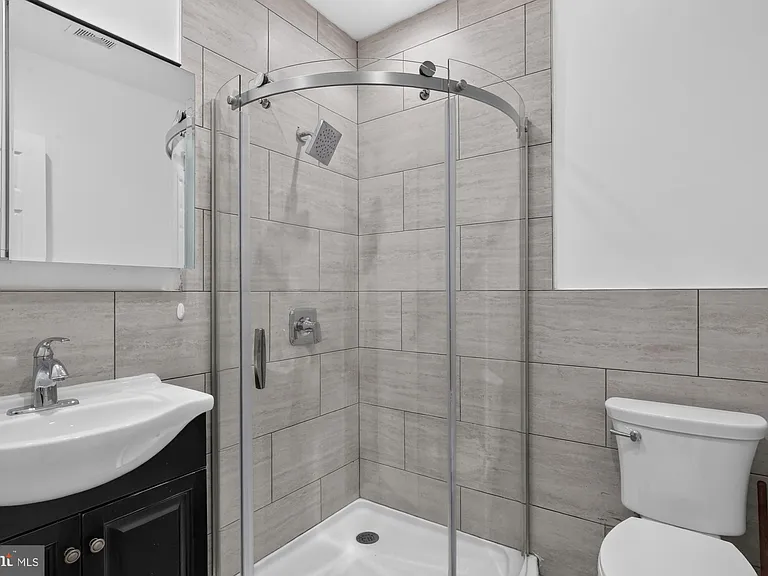 2319 N College Ave #B — Photo 8