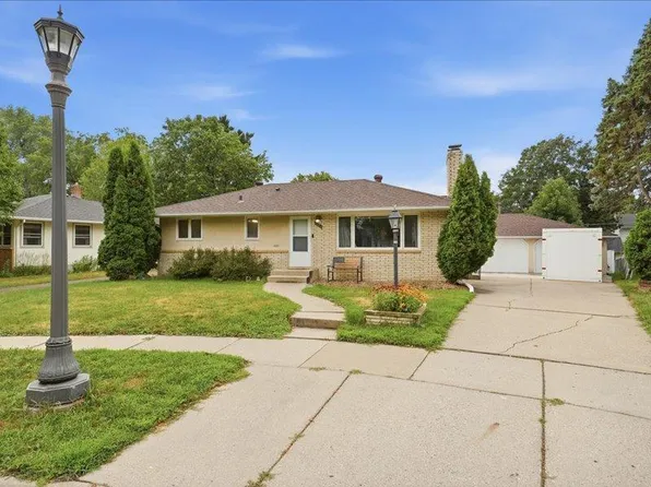 2226 Cardinal Pl, Saint Paul, MN 55119