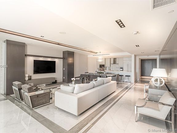 4th image of 17475 Collins Ave #A701
