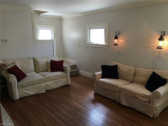 3rd image of 4265 W 224th St