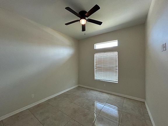 5th image of 2933 Zeb Dr