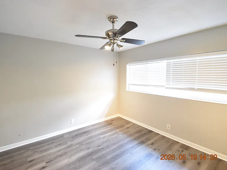 302 Danube Ave #5 — Photo 11