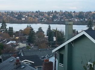 412 N 67th St #3, Seattle, WA 98103