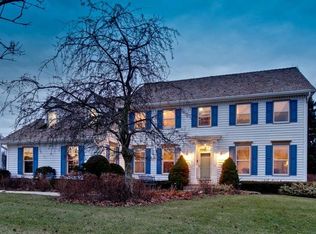 17832 W Pond Ridge Cir, Gurnee, IL 60031