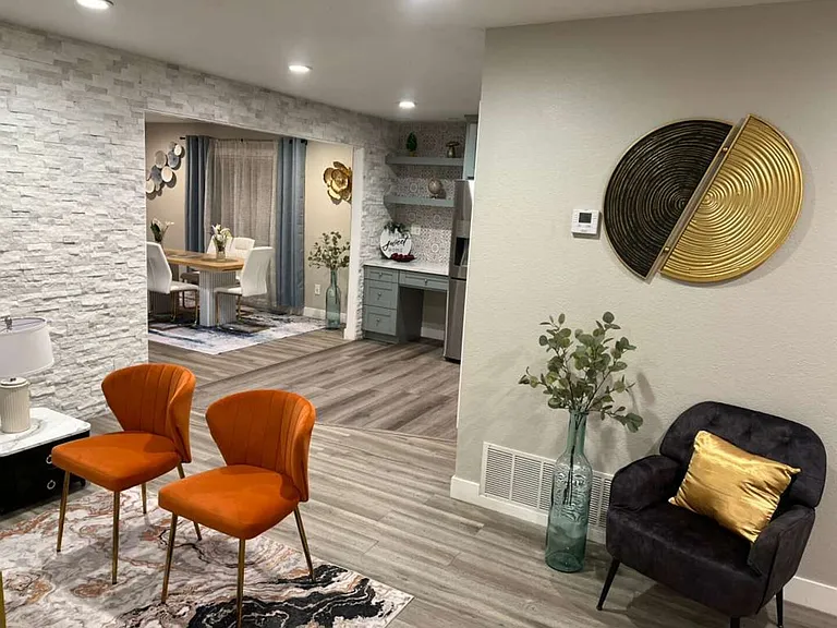 Rexview Dr — Photo 10