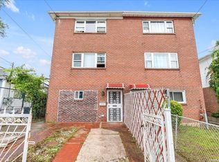 18716 Ridgedale St, Springfield Gardens, NY 11413