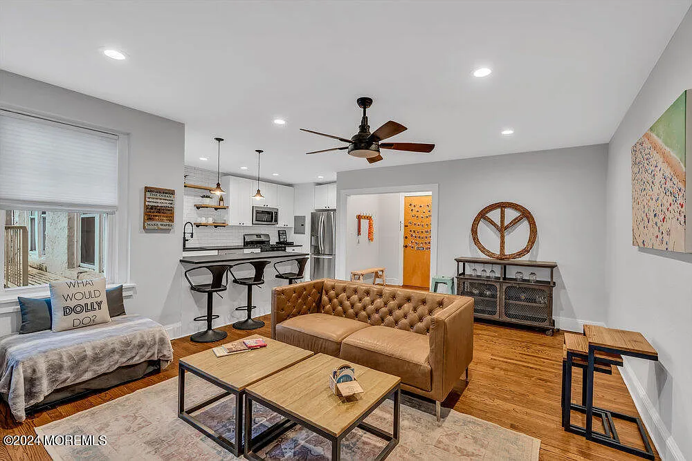 2 bed, 1080 sqft, $3,250 — Photo 1