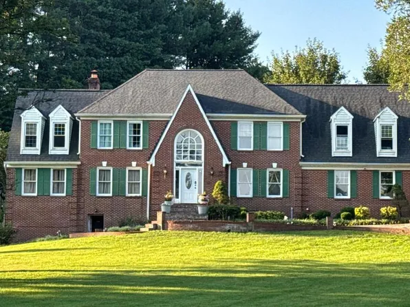 8632 Stableview Ct, Gaithersburg, MD 20882
