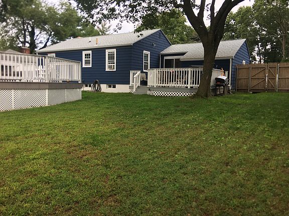 4th image of 30 Tophill Dr