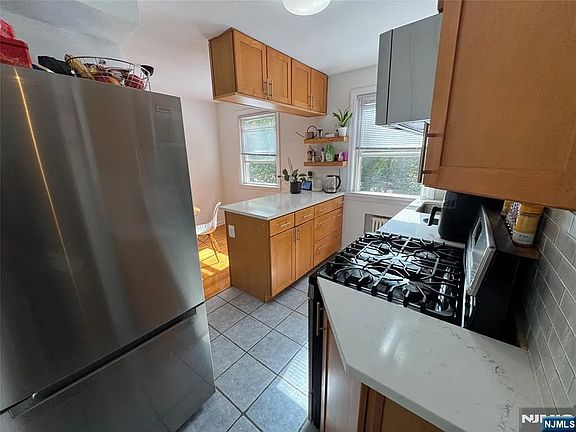 5th image of 23 Park Ave APT 87