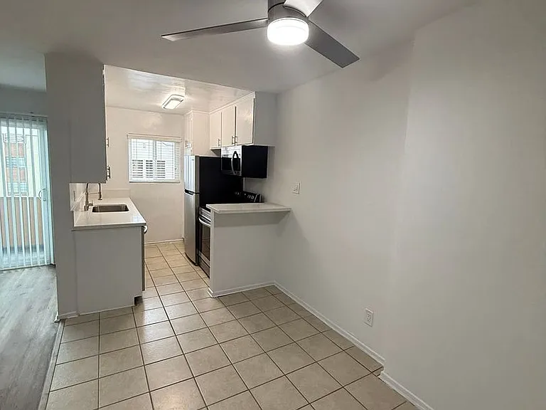 1179 Crenshaw Blvd — Photo 17
