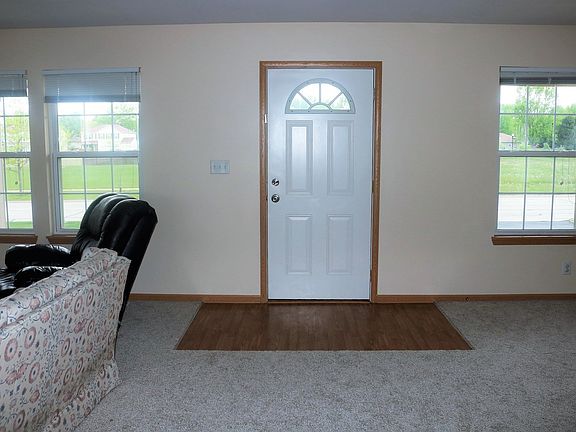 4th image of 628 Settlement Dr