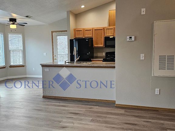 4th image of 1805 E Overland Rd #51