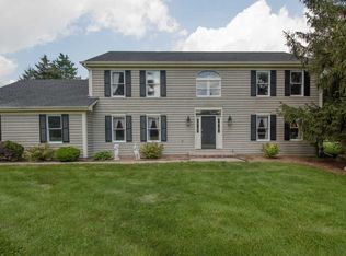 7 Greenbriar Ln, Hawthorn Woods, IL 60047