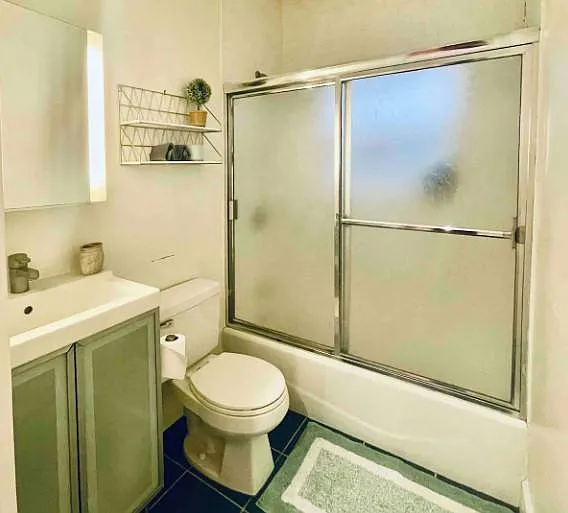 1541 Berkeley St #C — Photo 7