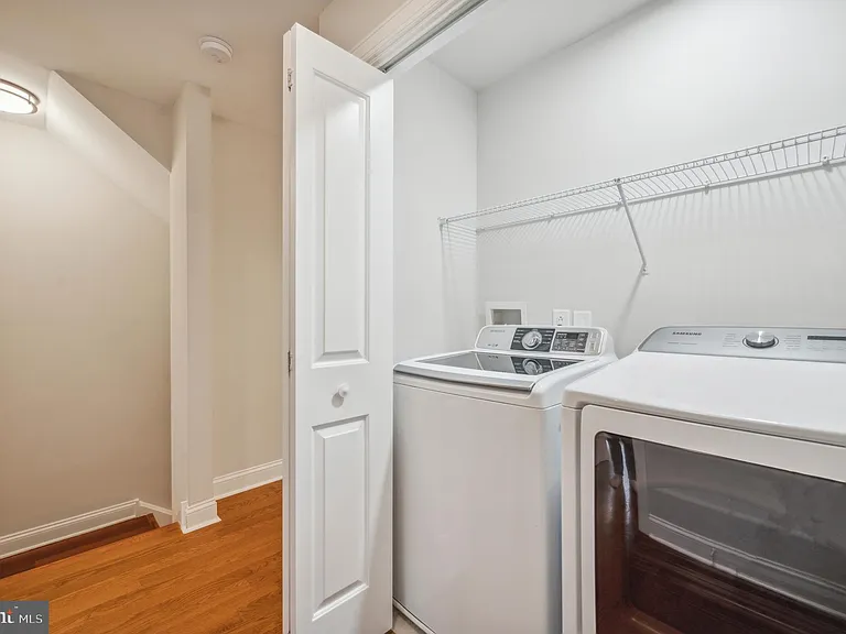 1802 Christian St — Photo 16