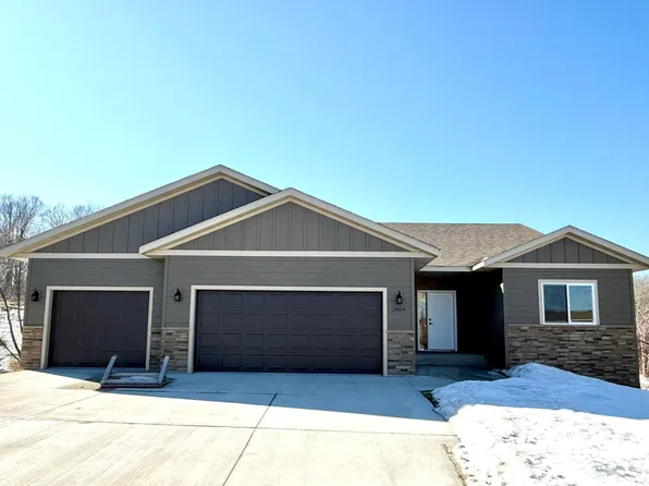 2804 Oak Lawn Dr, Northfield, MN 55057