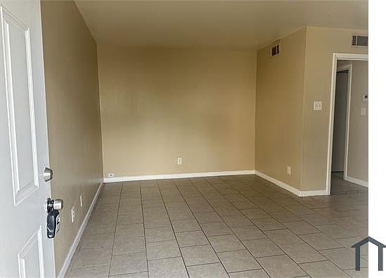 3rd image of 2210 Avenue O APT 2