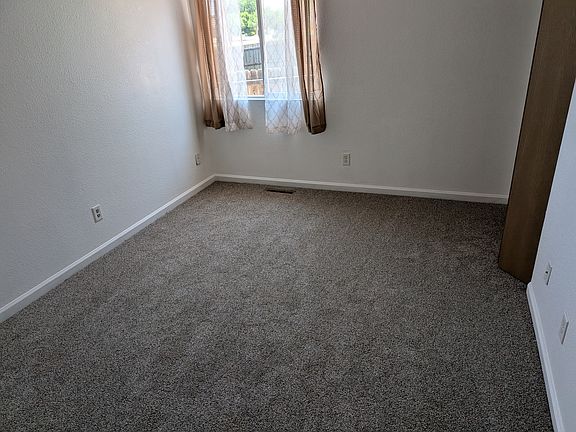 3rd image of 2402 Quay St #Na