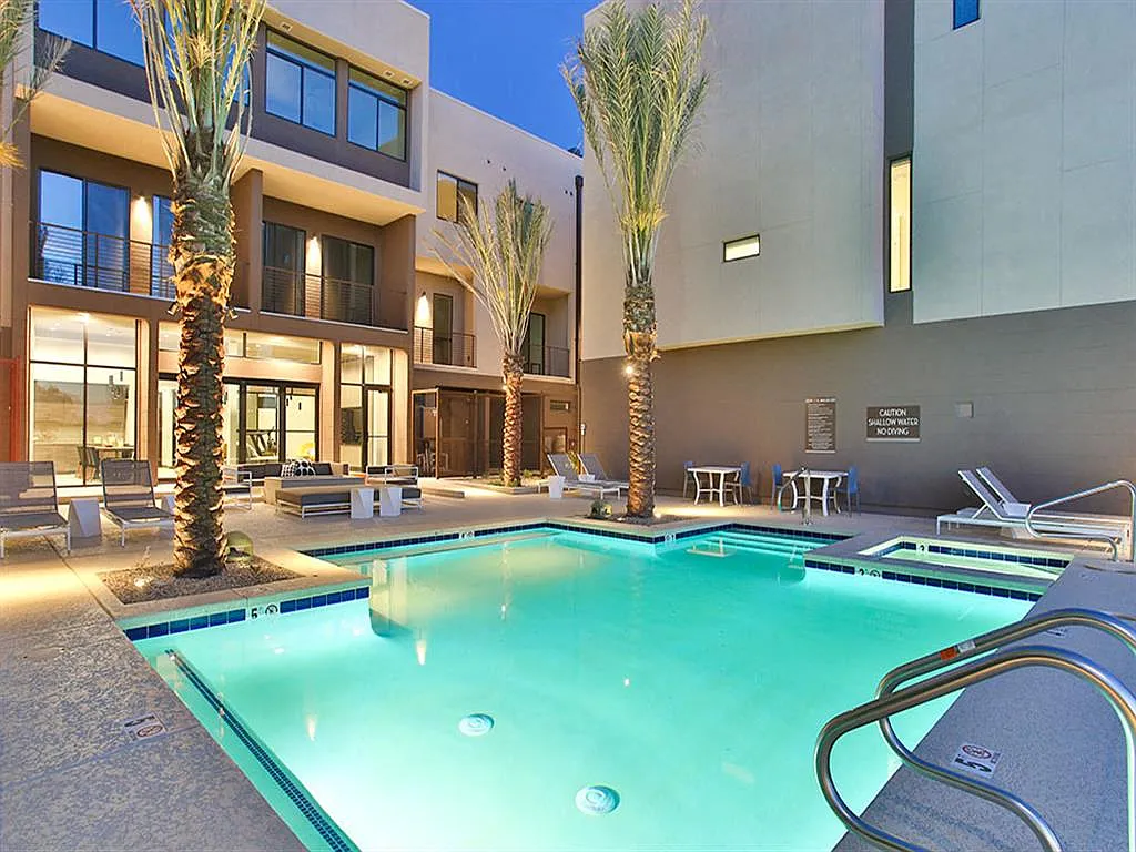 Dusk Scottsdale Apartments — Photo 2