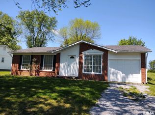 104 Cherokee Dr, Vienna, IL 62995