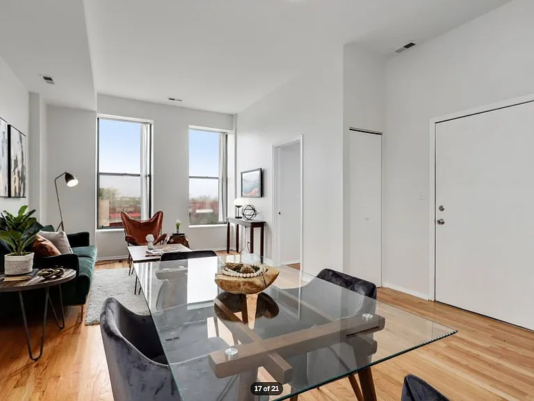 1701 N Sheffield Ave — Photo 1