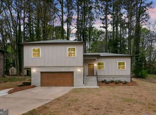2911 Pine Valley Cir, East Pt, GA 30344