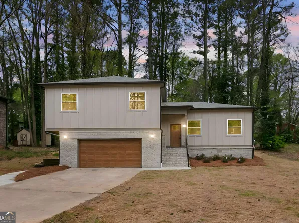2911 Pine Valley Cir, East Pt, GA 30344