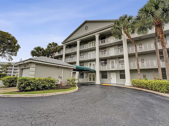 5th image of 1530 Whitehall Dr APT 302