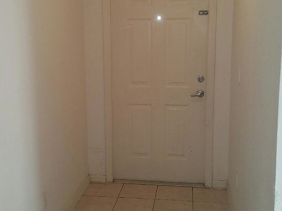 4th image of 426 Bell Blvd S #428