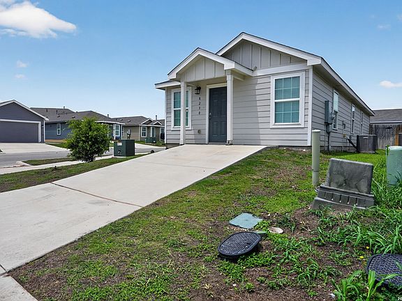 2nd image of 8230 Piedra Medina