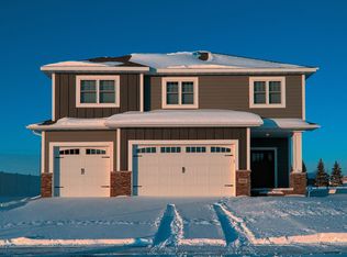 4039 Crystal Dr, Grand Forks, ND 58201