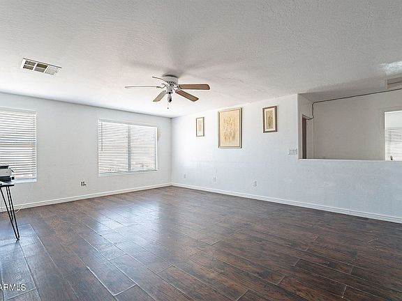 4th image of 1618 W Harding Ave