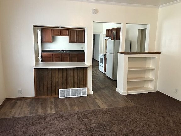 4th image of 28 W Melvin Ave