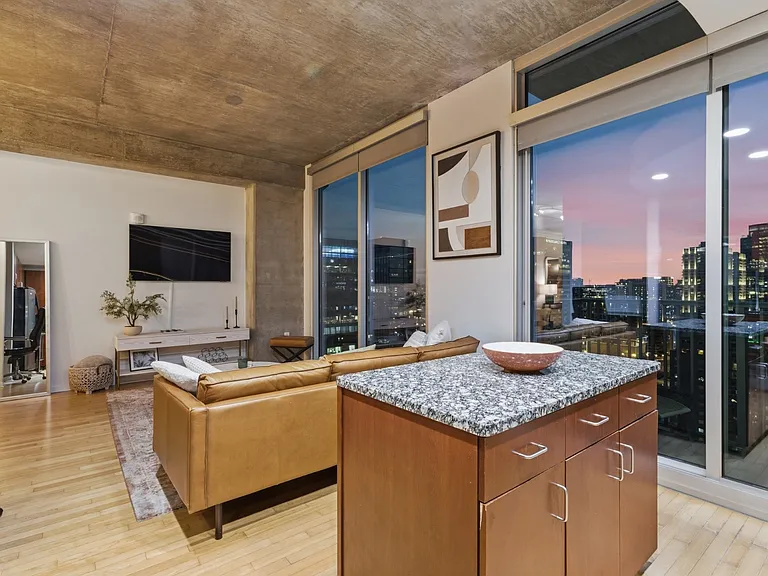415 Church St #1306 — Photo 17