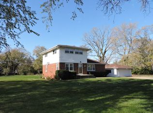 300 Blackstone Ave, Willow Springs, IL 60480